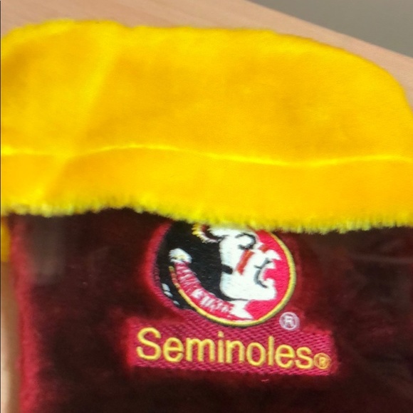 FSU Wishlist Santa Statue + Stocking - Picture 2 of 6